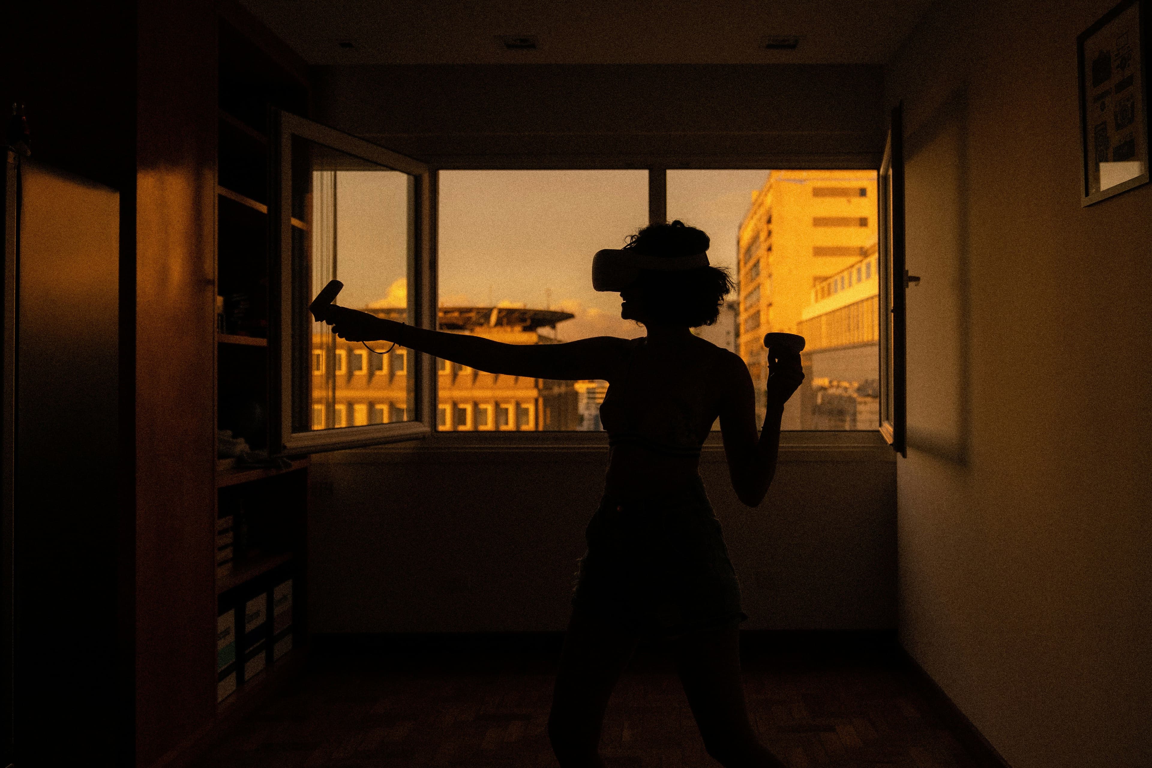 Women playing a VR Game